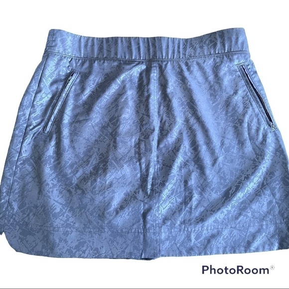 ORVIS DARK BLUE SHIMMERY SKORT WITH POCKETS  GREAT CONDITION SIZE L - Picture 1 of 9